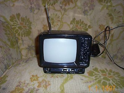 mini~portable~mobil~TV~AM/FM radio~SPECTRA~head phone