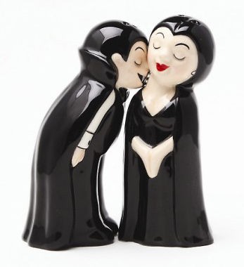   LOVE AT FIRST BITE CERAMIC SALT PEPPER SHAKERS MAGNETIC KITCHEN