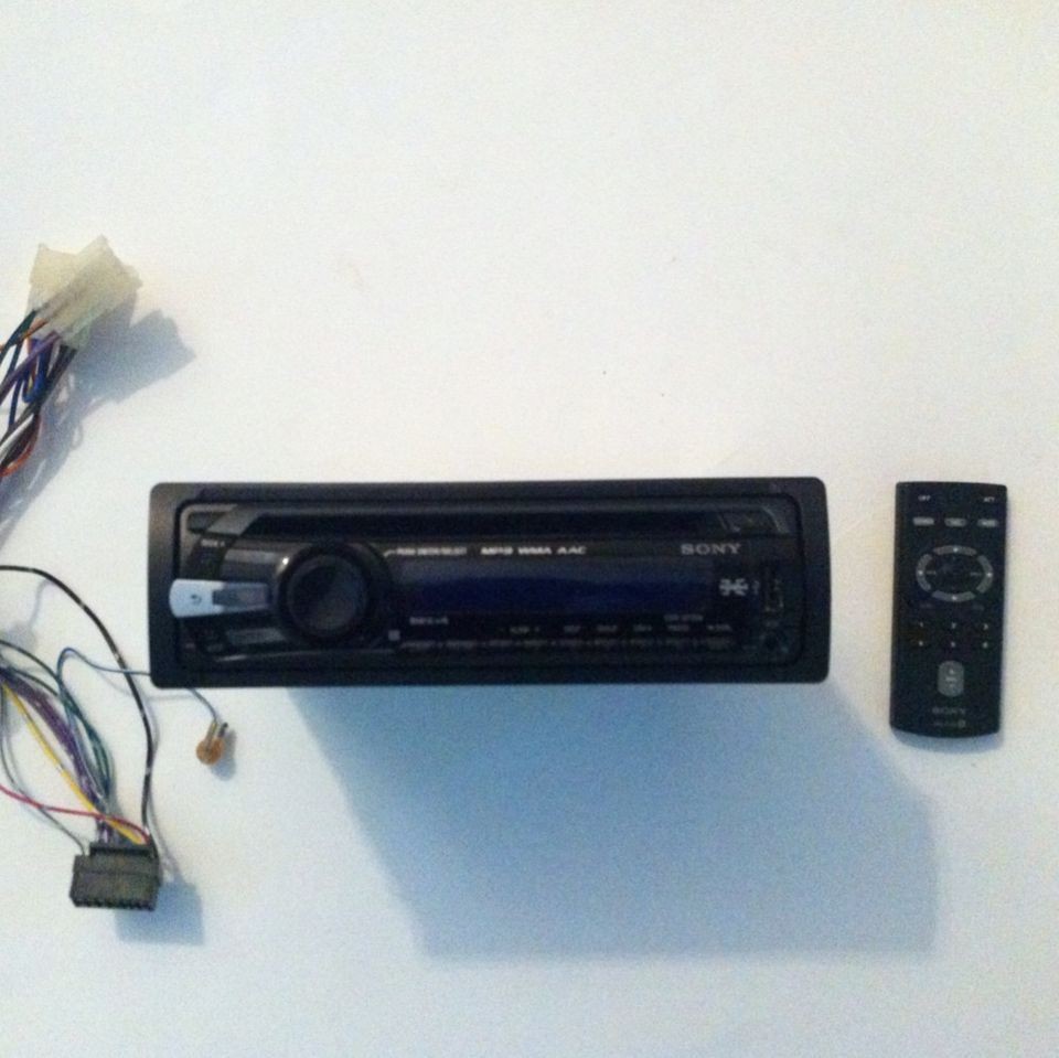 Sony Xplod CDX GT35U Fm/Am Compact Disc Player Nice