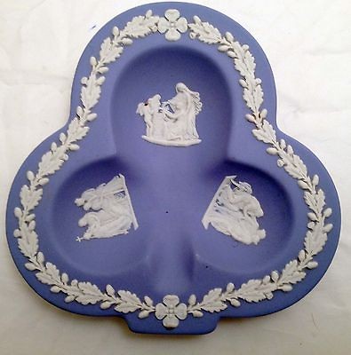 5x4.5 inch blue Wedgwood dish, shaped like a club on a playing card