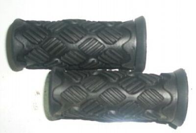 NOS PAIR OF BLACK TRICYCLE GRIPS BIKE PARTS 500