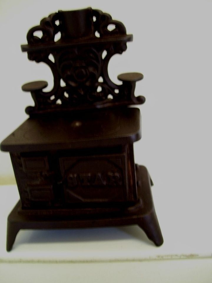   MINIATURE CAST IRON WOOD BURNING COOK STOVE   DOLLHOUSE OR SALESMAN