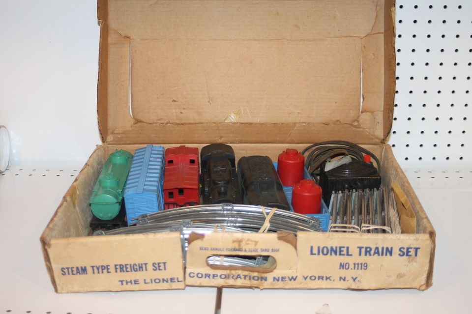 Vintage Lionel 2 4 2 Steam Freighter Train Set No. 1119 With Box and 