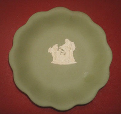 WEDGWOOD JASPER GREEN CLUB TRINKET CANDY JEWELRY DISH BRIDGE ENGLAND 