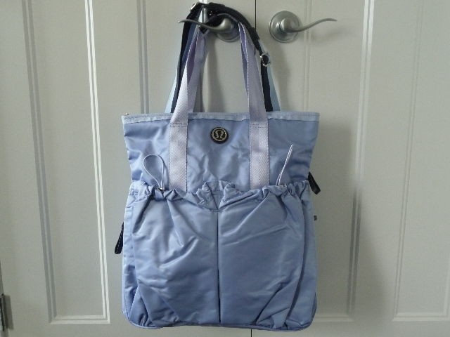 LULULEMON FLOW AND GO TOTE GYM DIAPER BAG LAVENDER DUSK *NWT* RARE