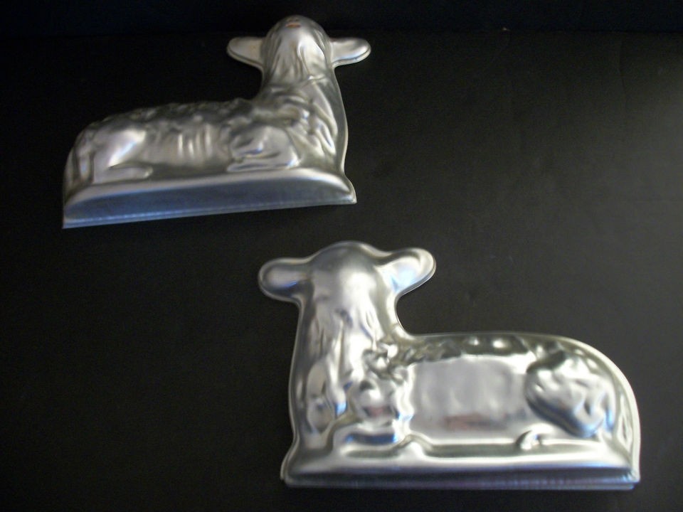 Vintage 2 Piece Aluminum Lamb Shaped Jello Cake Pudding Molds 10 x 7