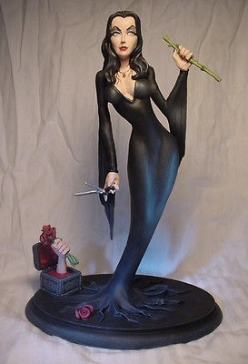 COOL ITEM MORTICIA ADDAMS FAMILY RESIN MODEL KIT