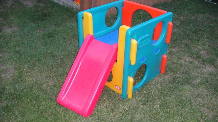 LITTLE TIKES TODDLER CUBE SLIDE USED INSIDE ONLY