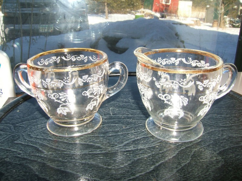 Bartlett Collins etched Daisy pattern, Creamer & Sugar