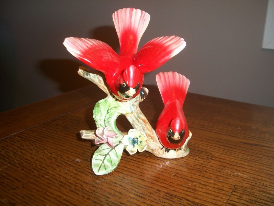 VINTAGE CARDINAL FIGURINE Red Bird Statue PAIR CARDINALS FIGURNE Tree 