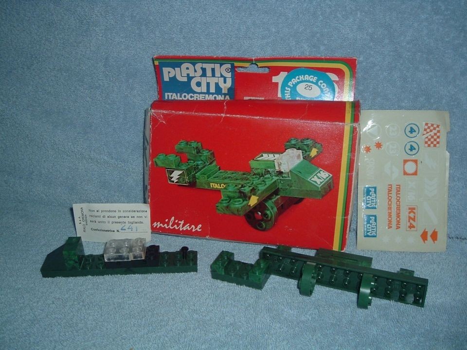 PLASTIC CITY Building Construct Blocks Italy vintage Plane Militare 