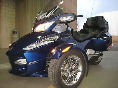   Can Am Spyder RT S SE5 motorcycle RT S Electric Shift bike trike Can