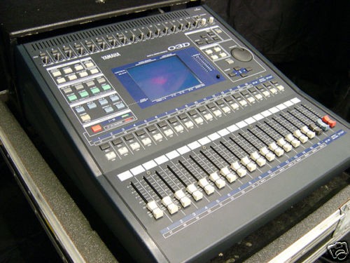 yamaha 03d in Live & Studio Mixers