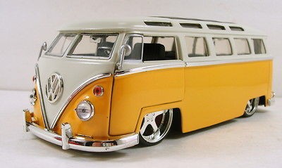 Jada 1972 Volkswagen VW Bus T2 124 scale diecast BigTime Kustoms 