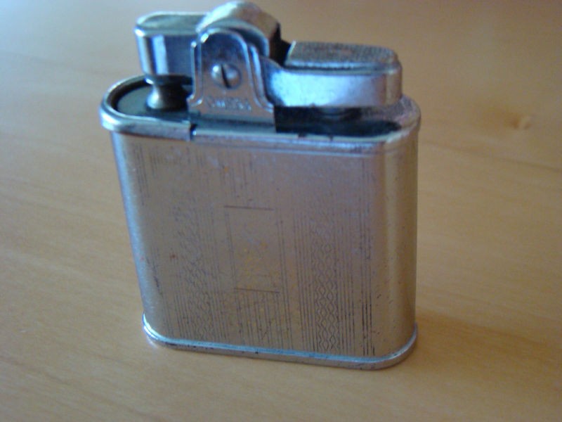 VERY NICE VINTAGE OMEGA LIGHTER