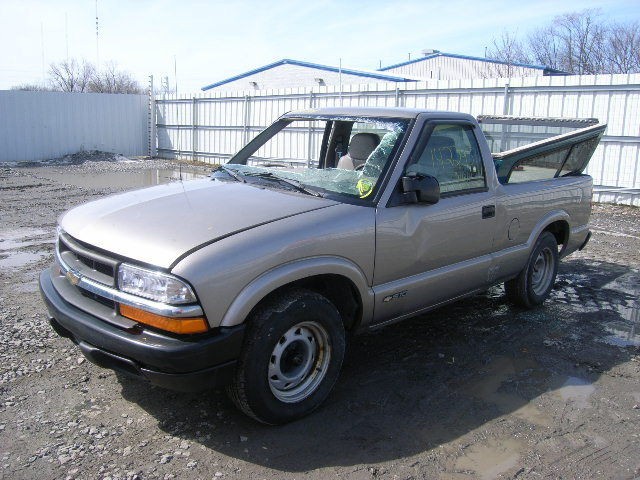 USED HEADLIGHT 98 S10 PICKUP DRIVER SIDE HEADLIGHT