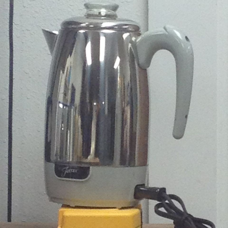 Genuine Fiesta 8 Cup Electric Percolator Model EP 80 G