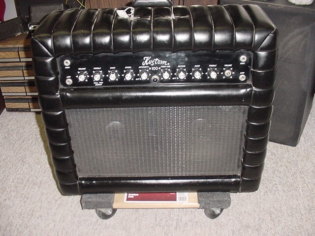 Kustom K 100 C8 Vintage Guitar Amp Tuck N Roll Combo Black Very Nice 