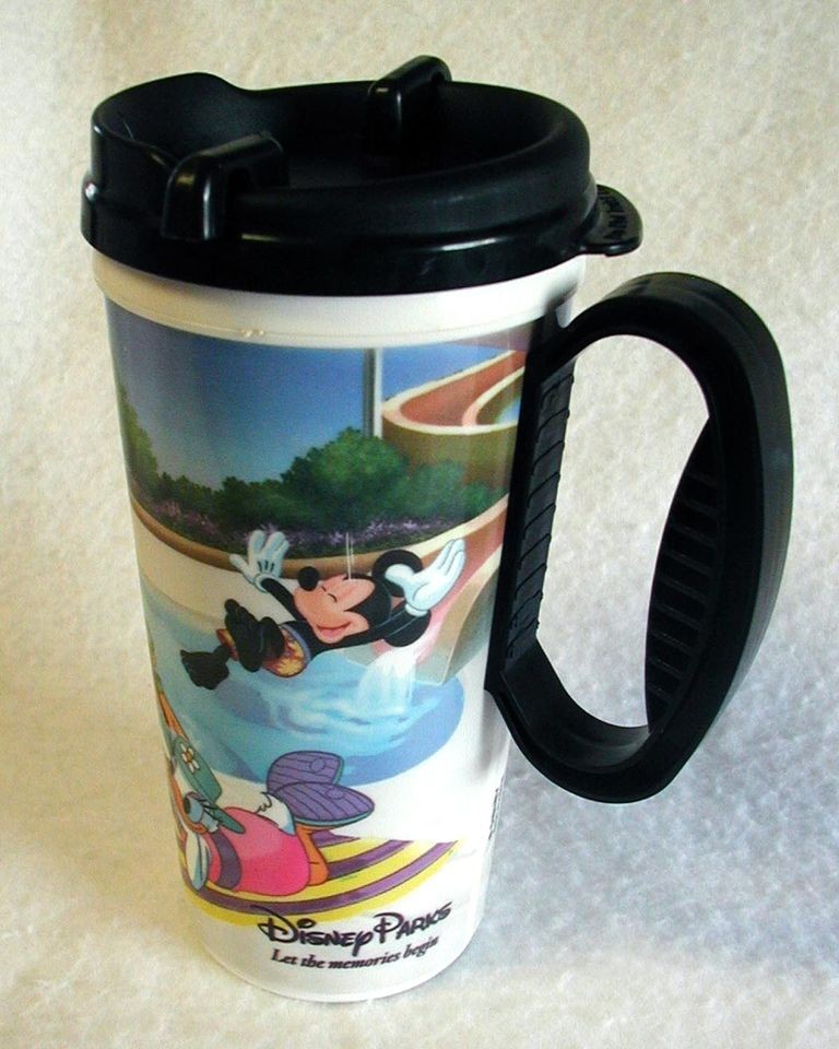 Plastic Refillable Souvenir Mug with Lid DISNEY PARKS 2011 6 1/2 MADE 