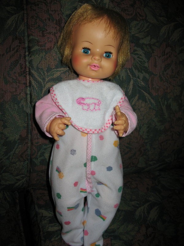 VINTAGE HORSMAN 1969 BABY DOLL DRESSED W SLEEPER & BIB 15 ~ C83