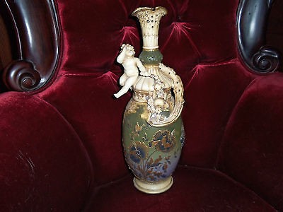 RARE ANTIQUE AUSTRIAN ERNST WAHLISS TEPLITZ VASE WITH CHERUB