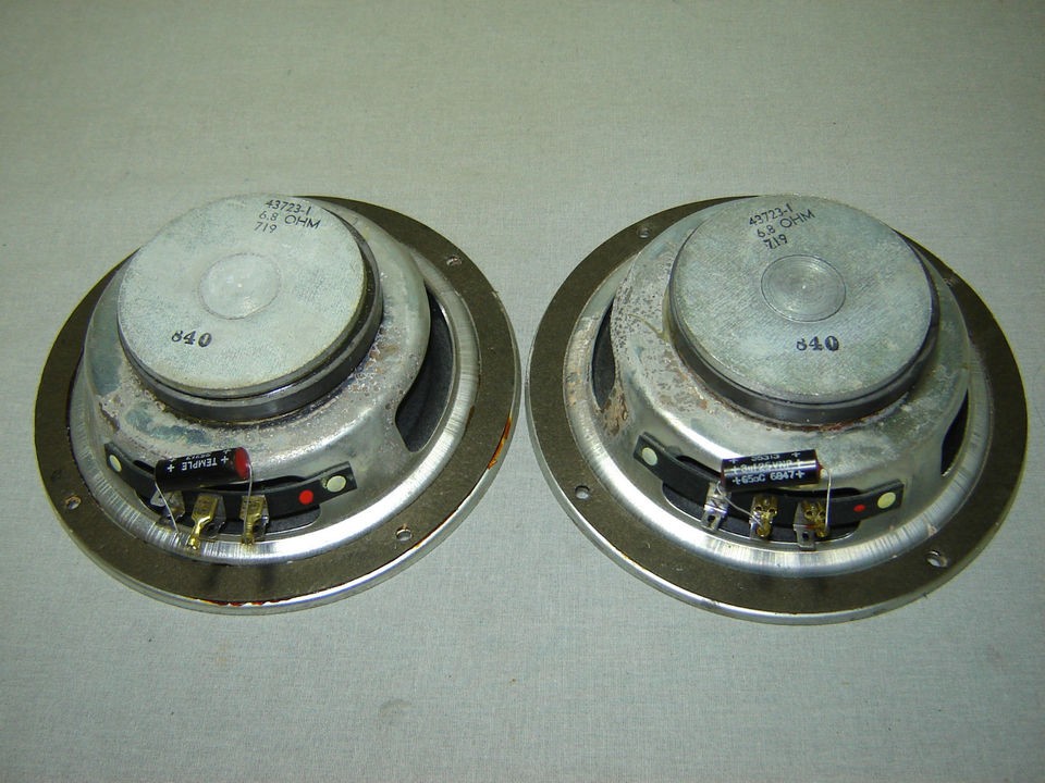 Pair Carbonneau 6 1/2 Speakers    719 840