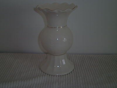 Fab authentic 9 Donegal Parian China Shannon Vase   New
