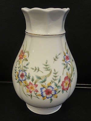 Royal Tara China, Galway, Ireland Vase Ladies Golf   NM/M    NICE