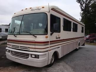   Used 33 Fleetwood Bounder RV 32k mile Nice Motorhome Onan Jacks REPO