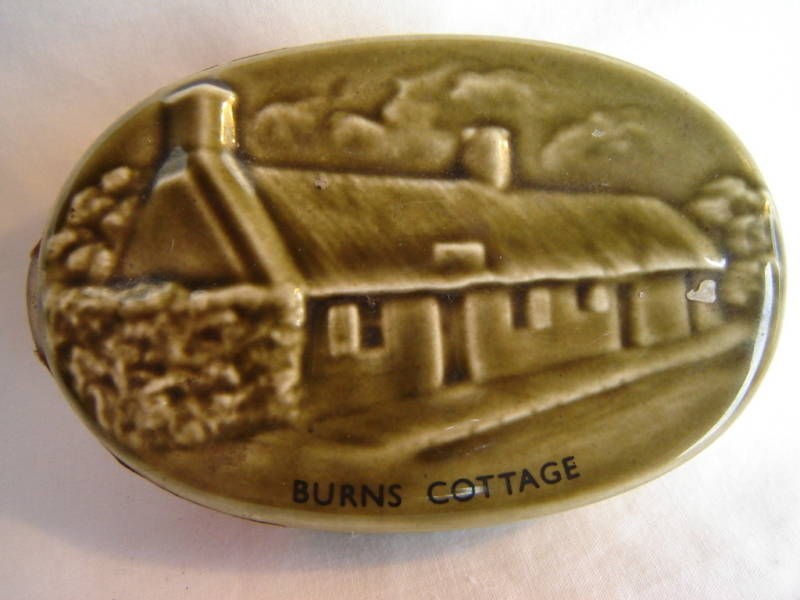 BESWICK BURNS COTTAGE WHISKEY FLASK BENEAGLES BOTTLE