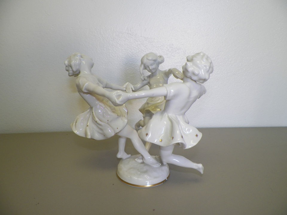 VINTAGE K TUTTER HUTSCHENREUTHE​R KUNSTABTEILUNG PORCELAIN GIRLS 