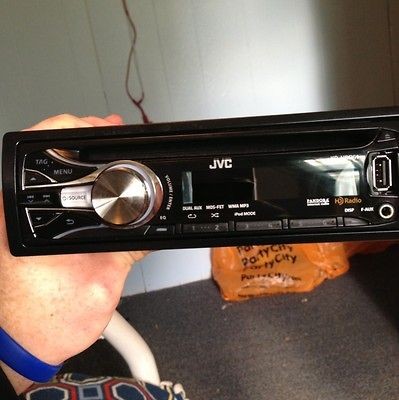   HDR61 CAR AUDIO CD/IPOD/ USB PLAYER AM FM RECEIVER PANDORA HD RADIO