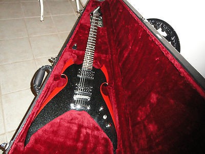 Collectable SILVERTONE PAUL STANLEY APOCALYPSE Guitar & case and more