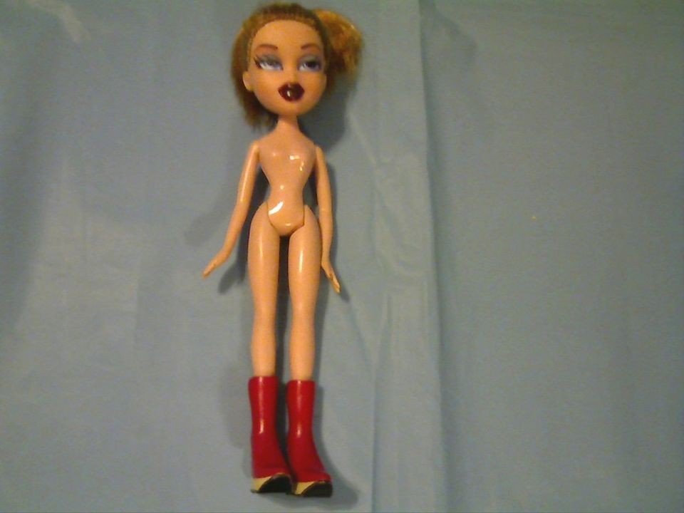 mga 2001 bratz doll megan w dark blonde hair shoes  