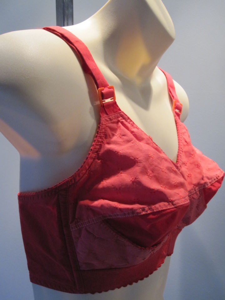 NOS ViNTAGE 1940 50S PLAYTEX RED RETRO LONGLiNE PiNUP BULLET BRA vLv 