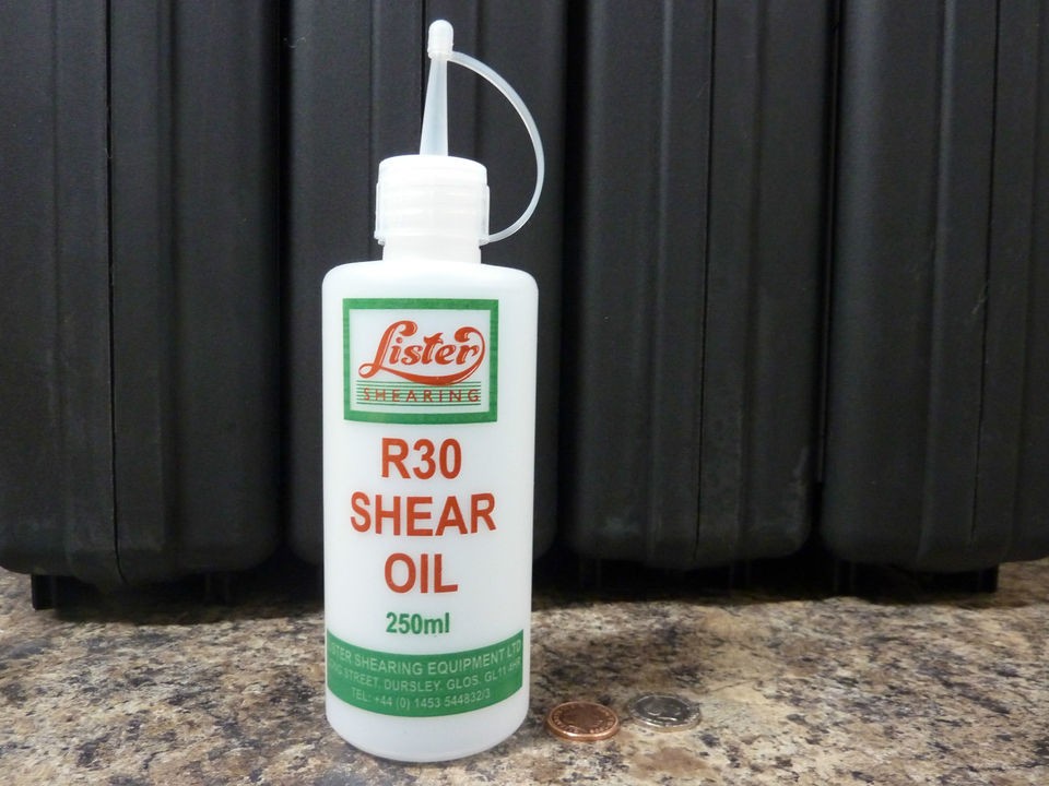 Lister Shearing Oil bottle for sheep shearing, cattle clipping, shears 