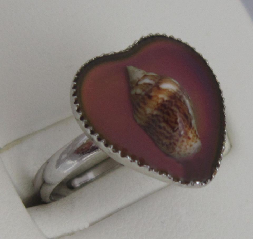 amazing shell heart mood ring brand new with mood chart