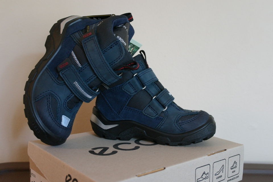 NEW IN BOX ECCO SNOWRIDE MID CUT QUICK FASTE MARINE WATERPROOF BOOTS