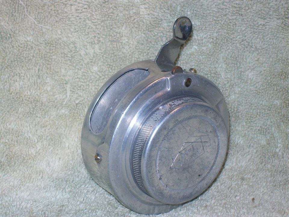 VINTAGE HORROCKS IBBOTSON H I AUTOMATIC FLY FISHING REEL,UTICA N.Y 