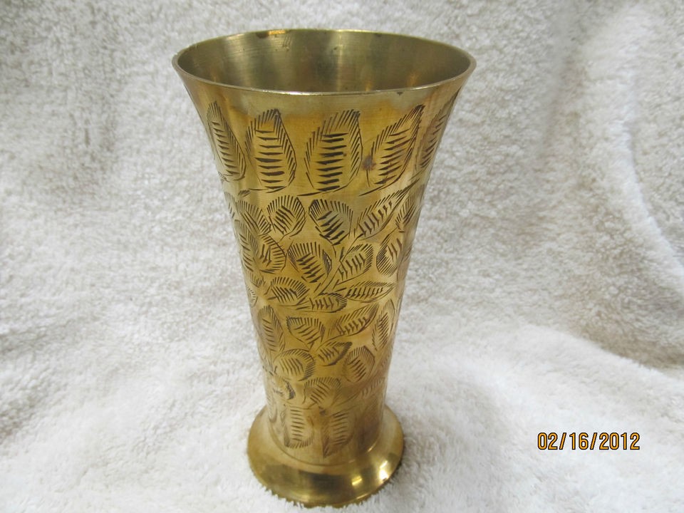 DECORATIVE VINTAGE BRASS MUG / GOBBLET SARNA BRASS INDIA 271T