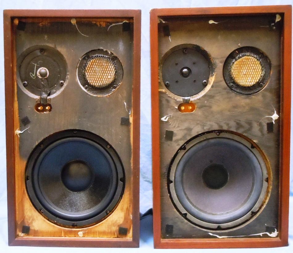 Two Refurbished AR Model AR 2AX (AR 2AX) Speakers in Good Working 