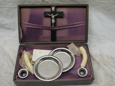 VINTAGE CATHOLIC SICK CALL SET COMMUNION CRUCIFIX W/BOX EUCHARIST