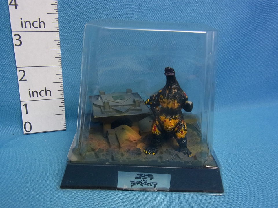 godzilla diorama figure yuji sakai bandai 2000 zo5 from japan