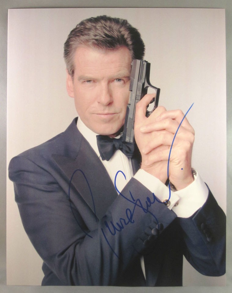 Pierce Brosnan autograph in Entertainment Memorabilia