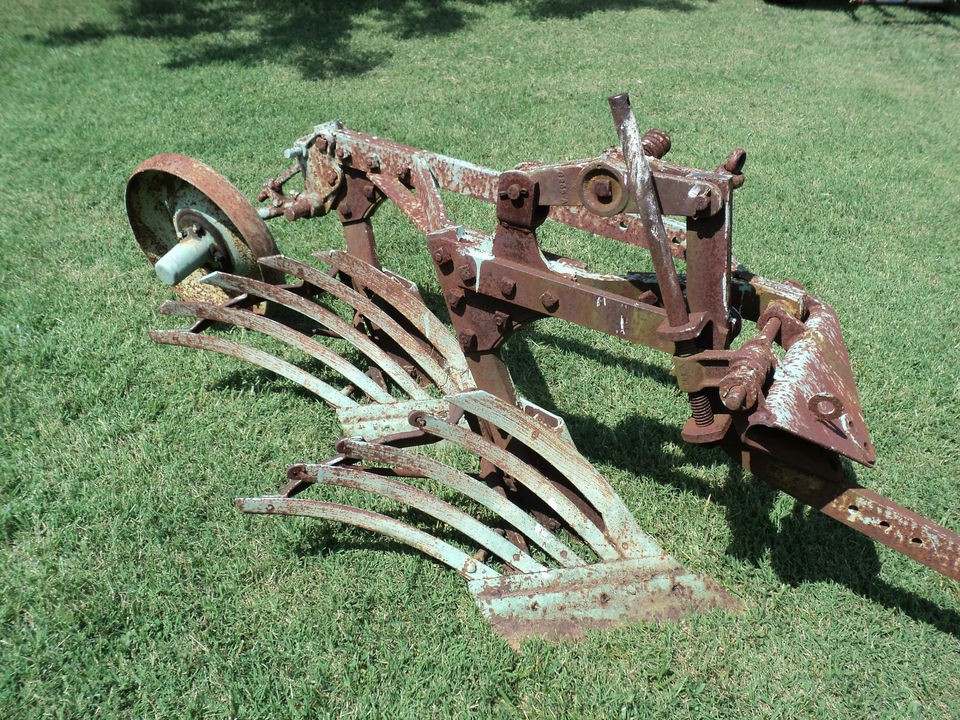 John Deere M ~ DOUBLE BOTTOM / TURNING PLOW with DEPTH WHEEL