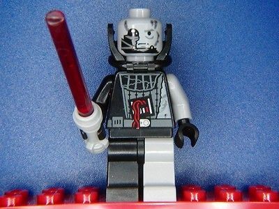 Brand New Lego Battle Damaged DARTH VADER Minifig Rare Star Wars 