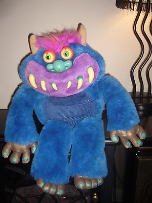 22” Toymax 2001 Large Stuffed Fuzzy Toothy Talking Blue Purple My 