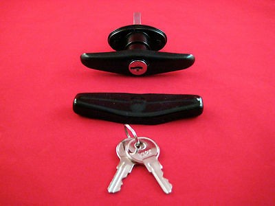 Truck cap, Topper Handle Black w/cover clockwise turn Bauer T311
