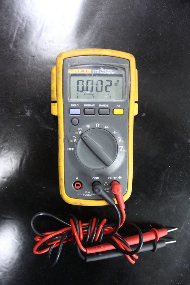 fluke 112 true rms multimeter with leads 