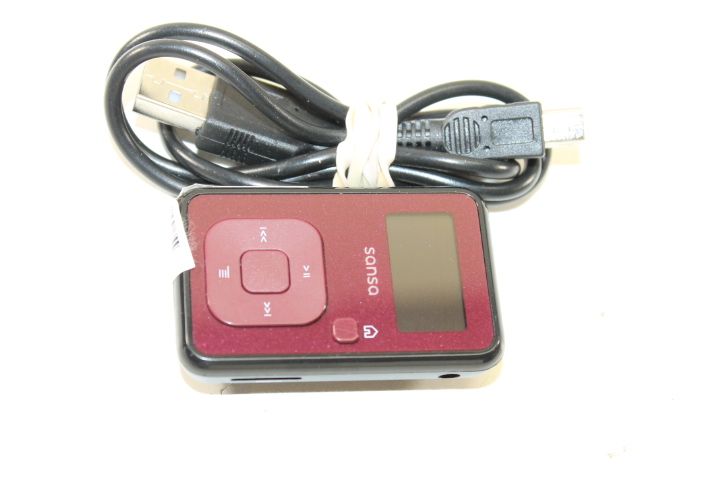 100 % functional sandisk sansa clip+ 4gb red  player